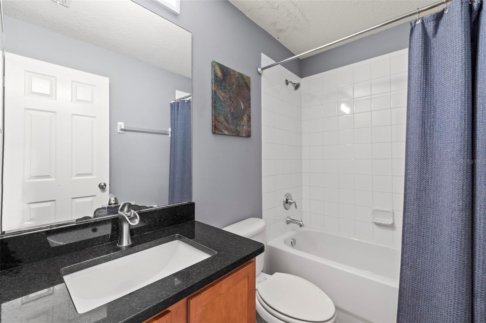 Listing photo id 14 for 7703 Branch Avenue