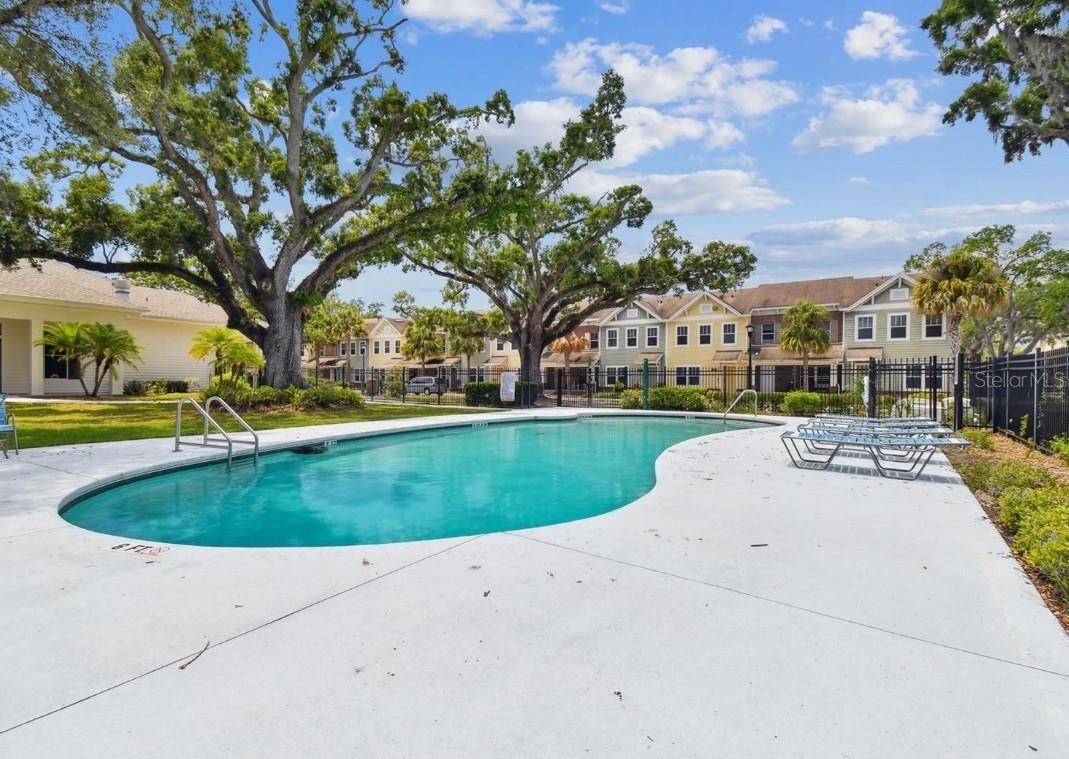 Listing photo id 24 for 7703 Branch Avenue