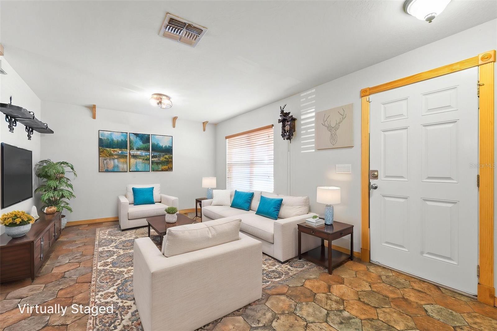 Listing photo id 1 for 7703 Branch Avenue