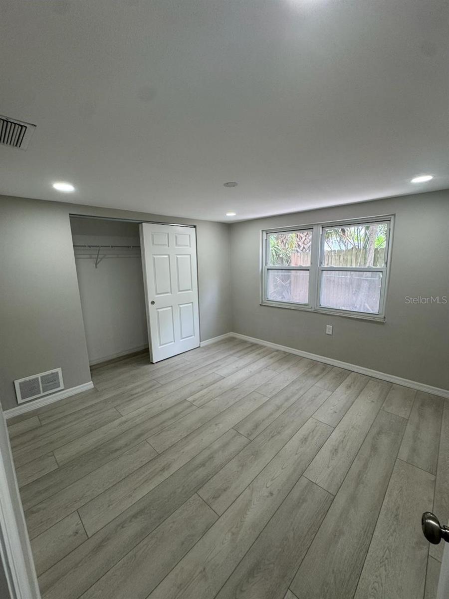 Image 19 of 43 For 7831 Fox Hollow Drive