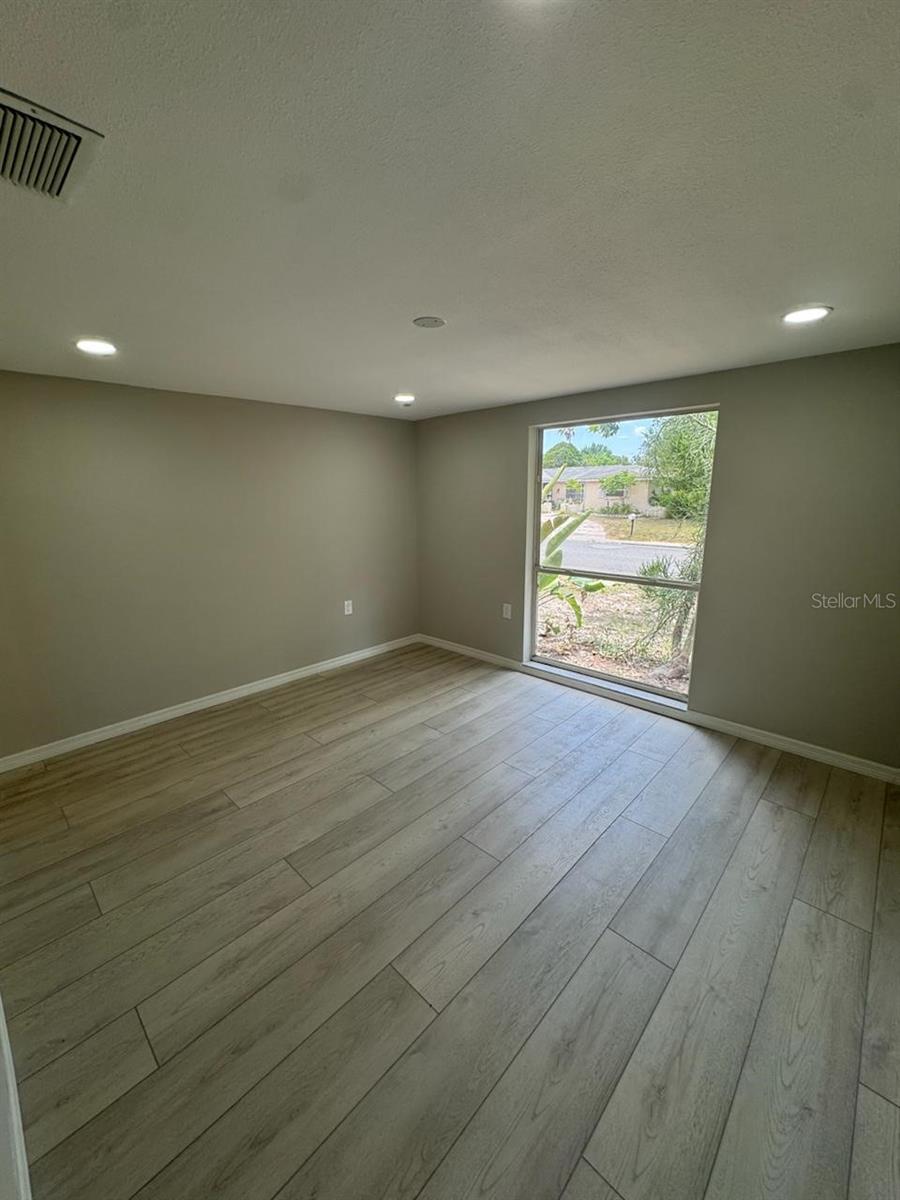 Image 33 of 43 For 7831 Fox Hollow Drive