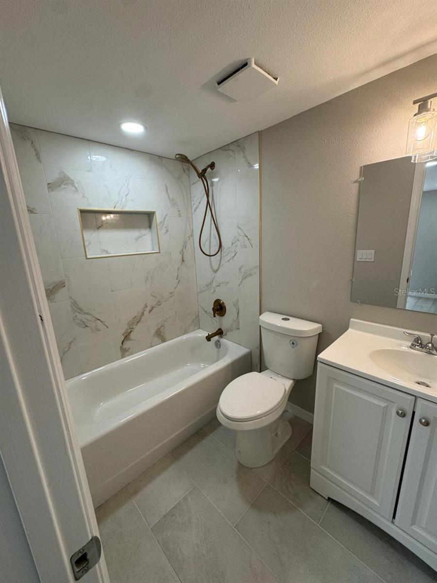 Image 35 of 43 For 7831 Fox Hollow Drive