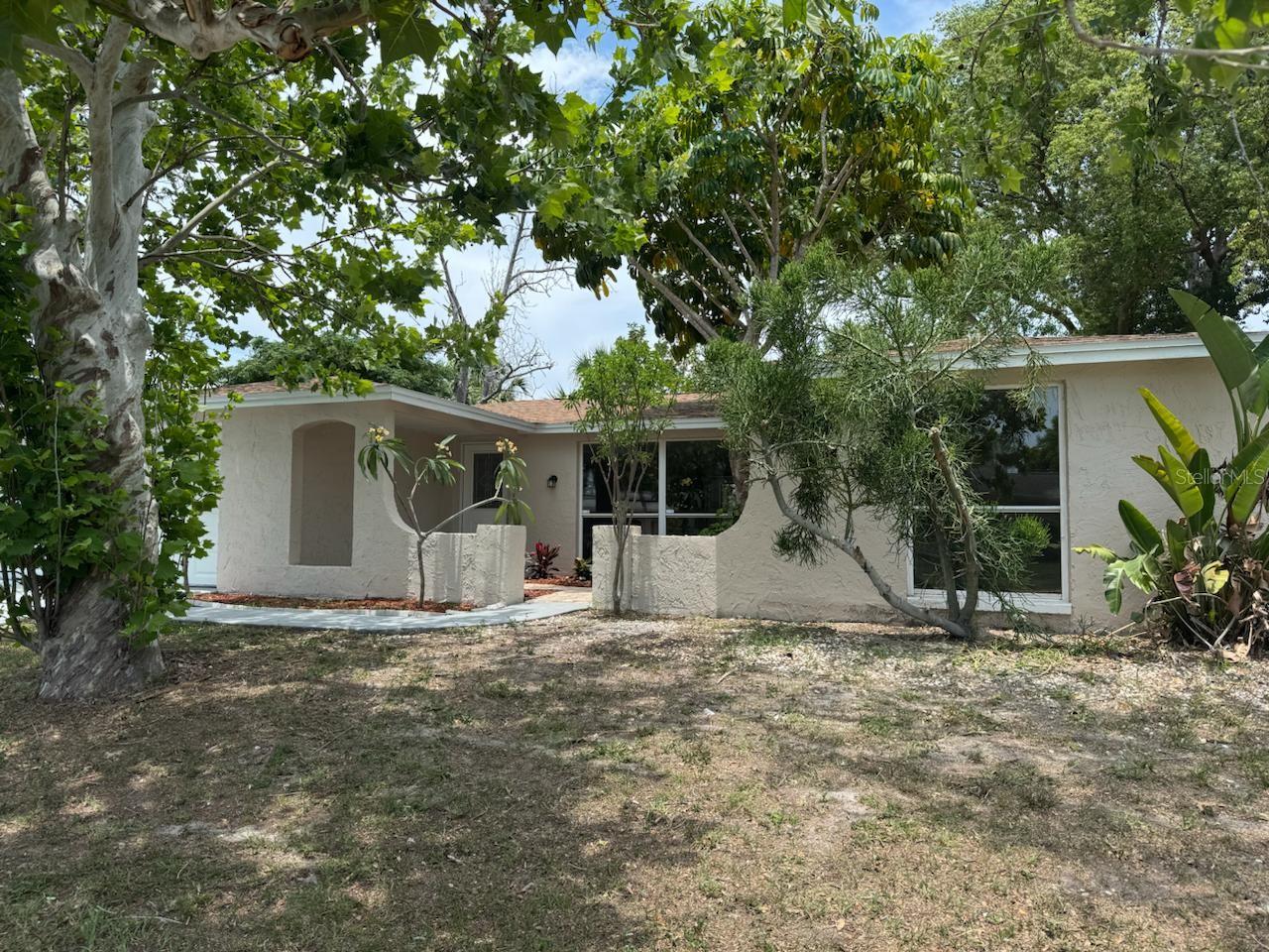 Image 5 of 43 For 7831 Fox Hollow Drive