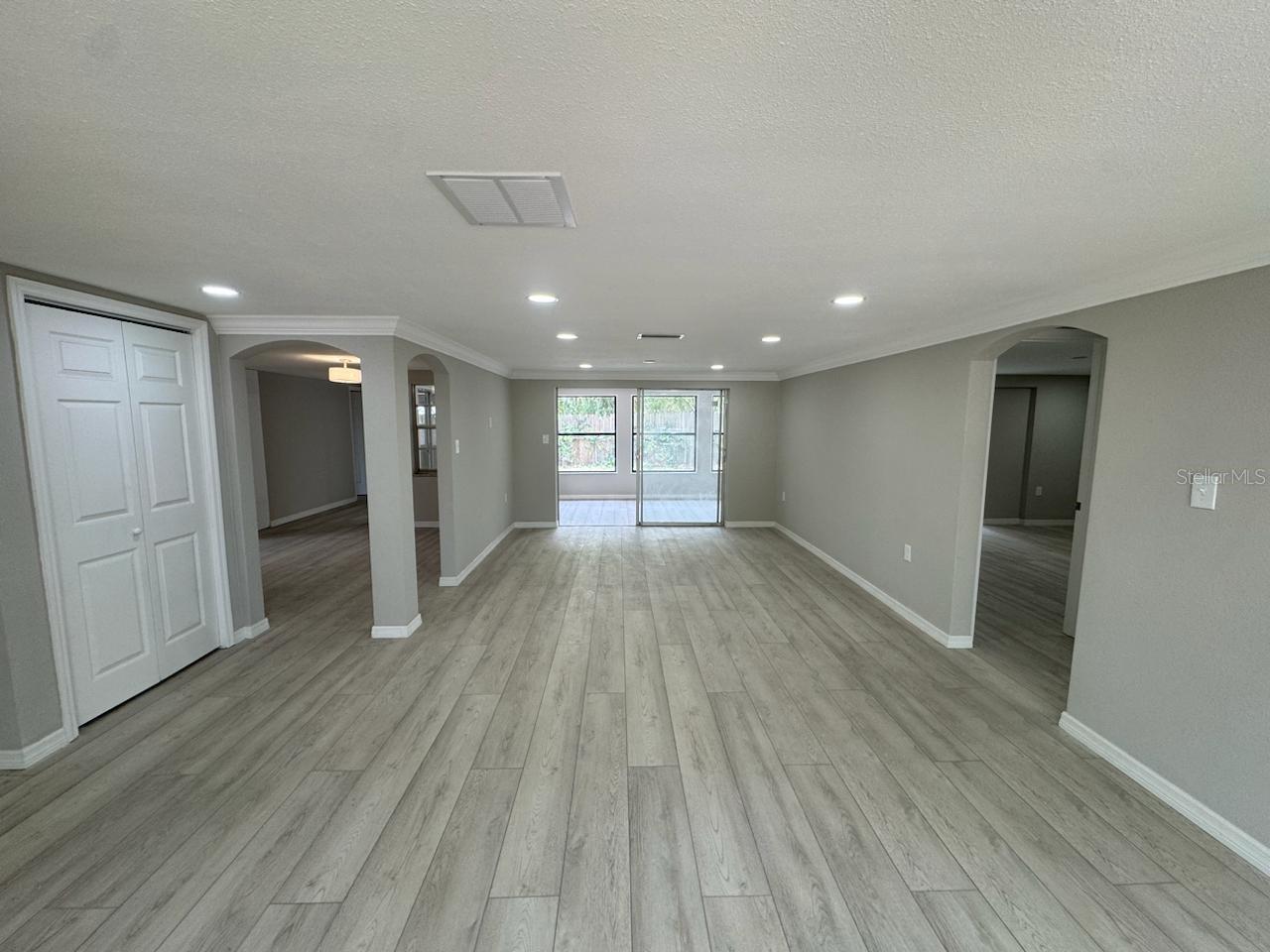 Image 9 of 43 For 7831 Fox Hollow Drive