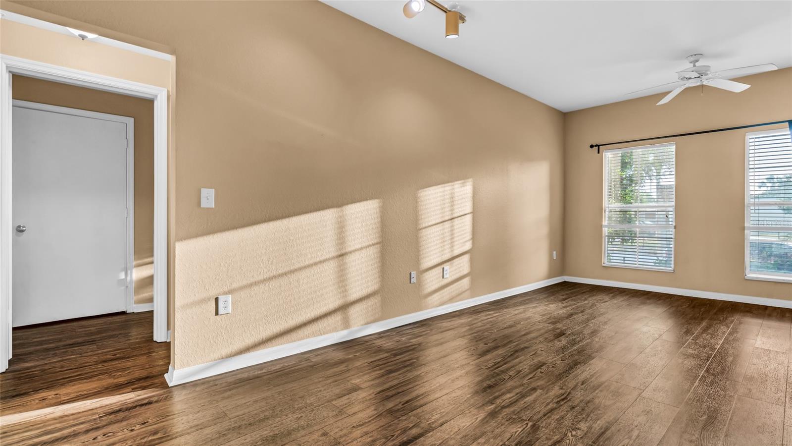 Image 10 of 45 For 410 Armenia Avenue 916