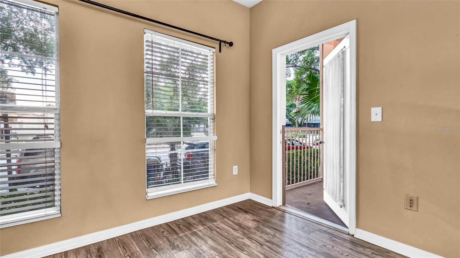 Image 14 of 45 For 410 Armenia Avenue 916