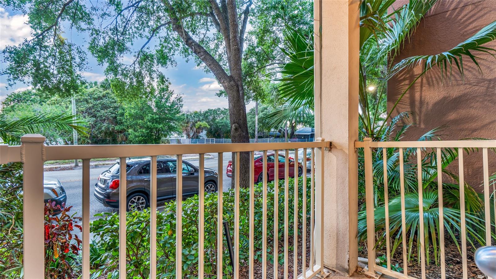 Image 16 of 45 For 410 Armenia Avenue 916