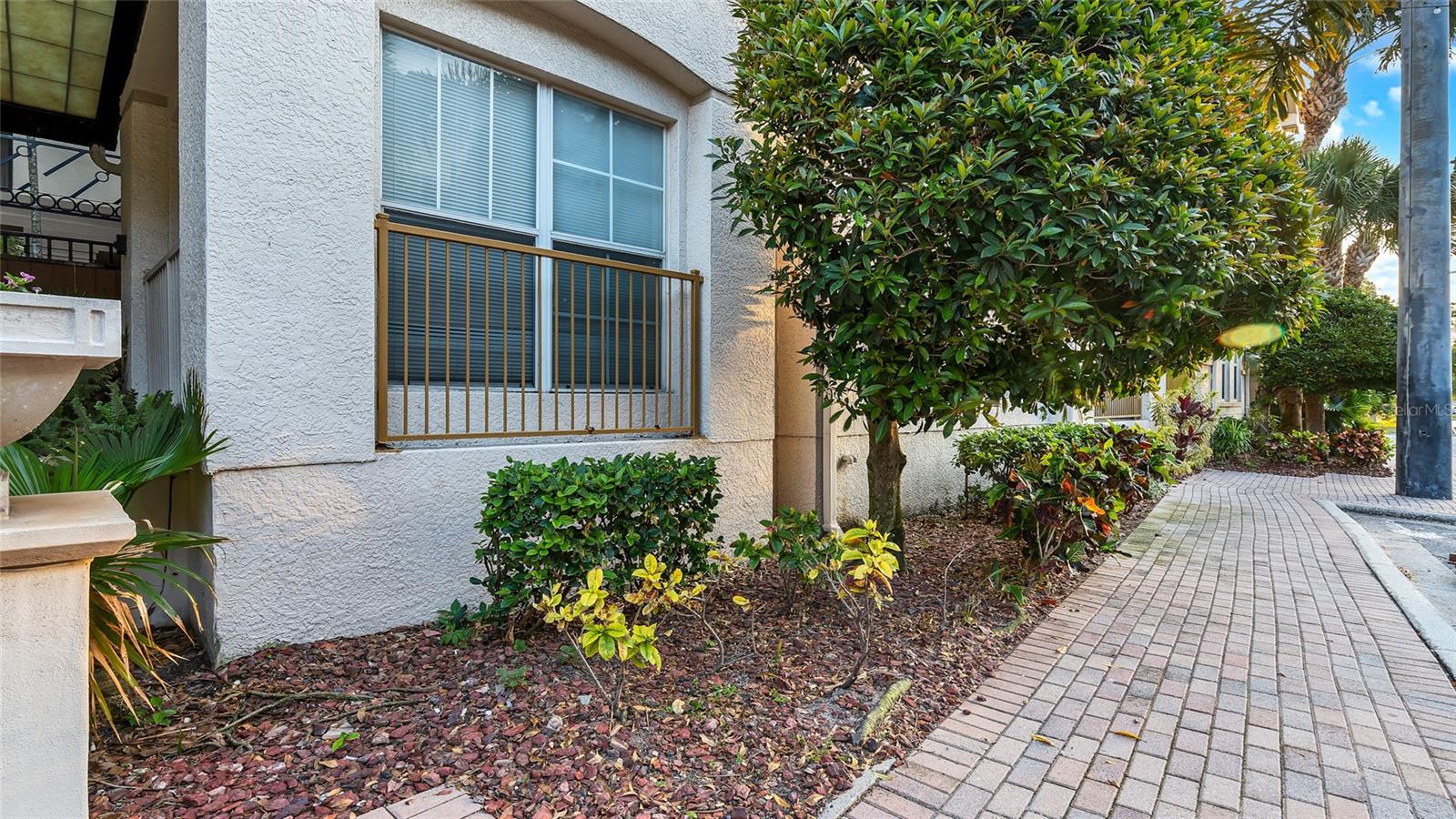 Image 3 of 45 For 410 Armenia Avenue 916