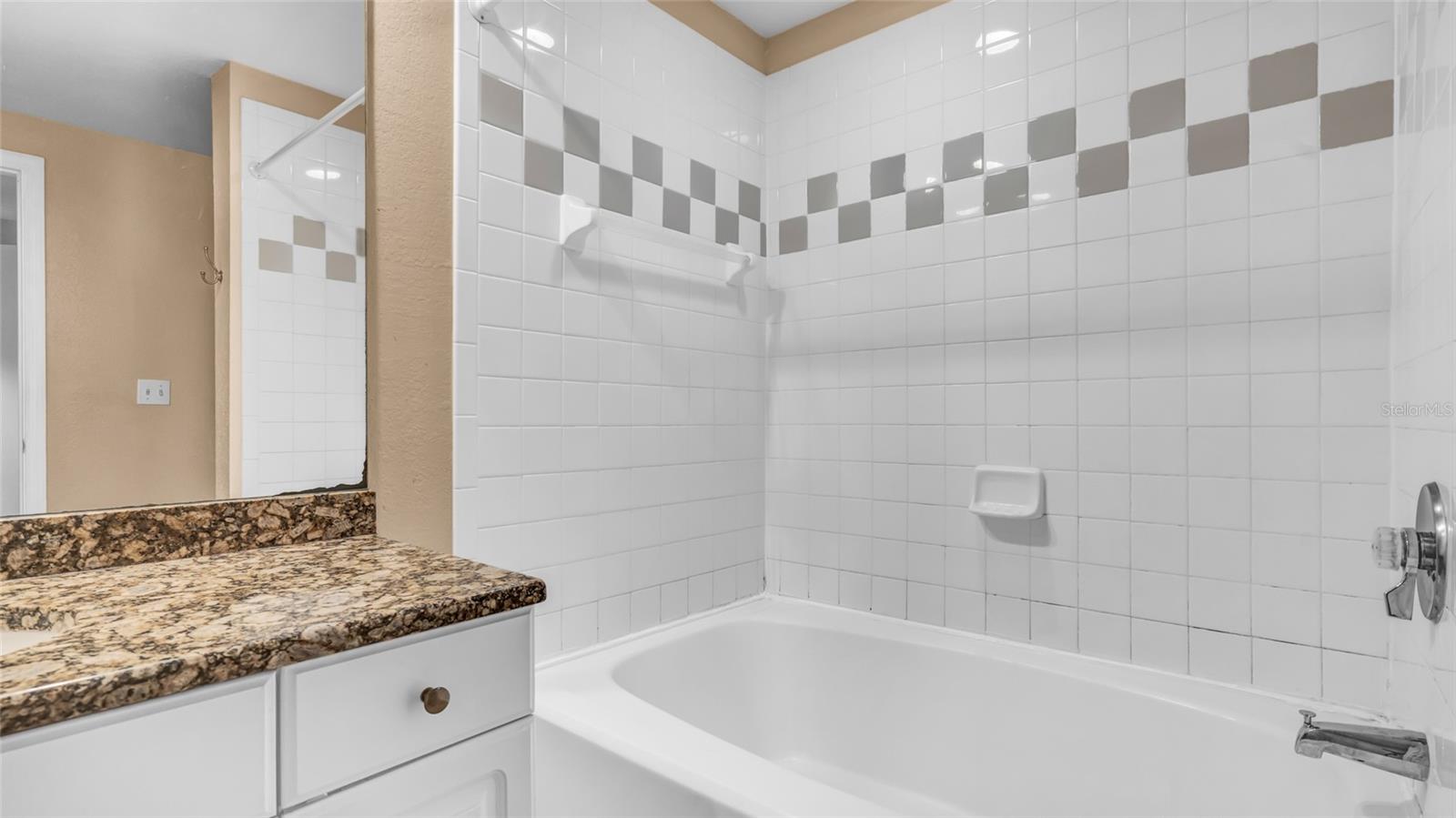 Image 30 of 45 For 410 Armenia Avenue 916