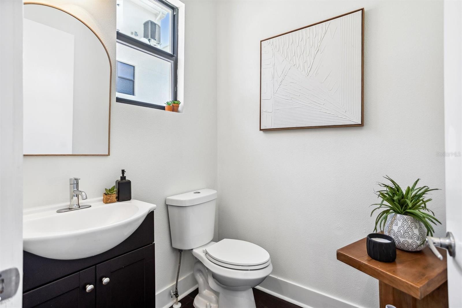 Image 22 of 48 For 820 2nd Avenue N