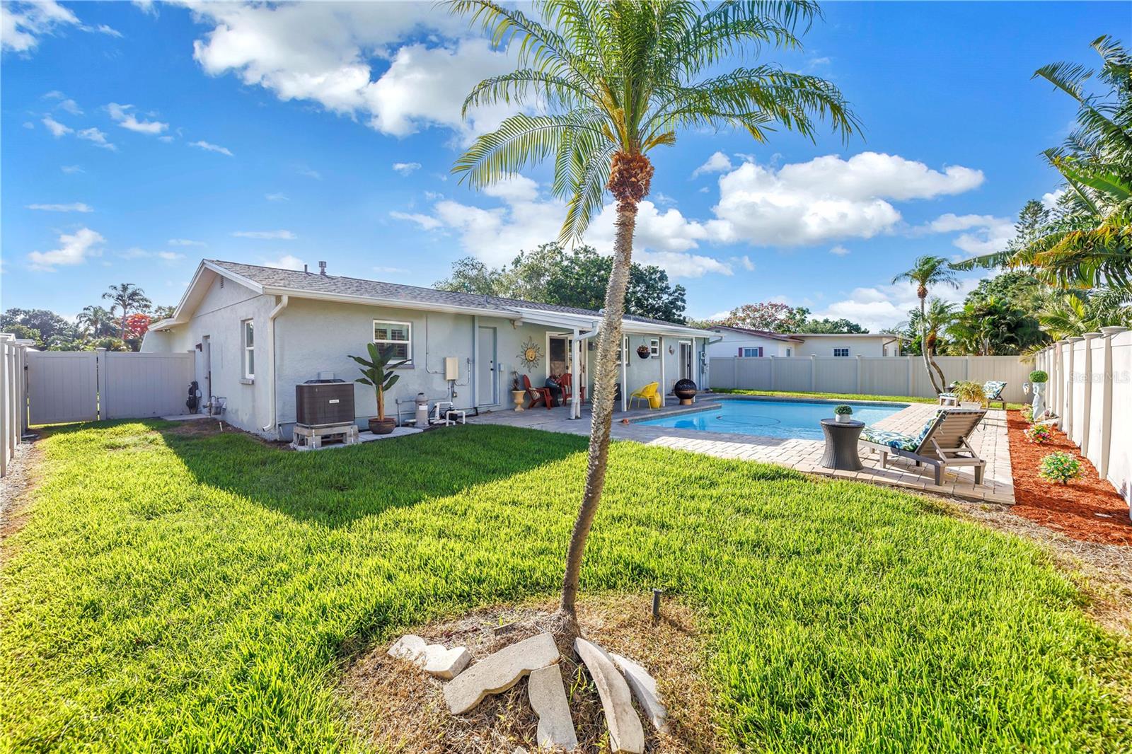 Image 8 of 50 For 5925 18th Street Ne