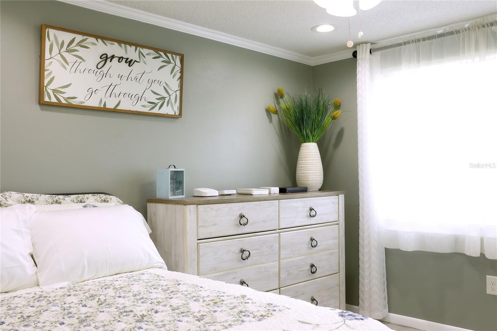 Image 33 of 55 For 1423 Spruce Road N