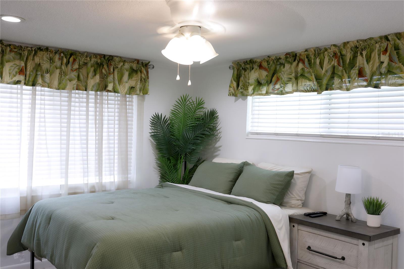 Image 35 of 55 For 1423 Spruce Road N
