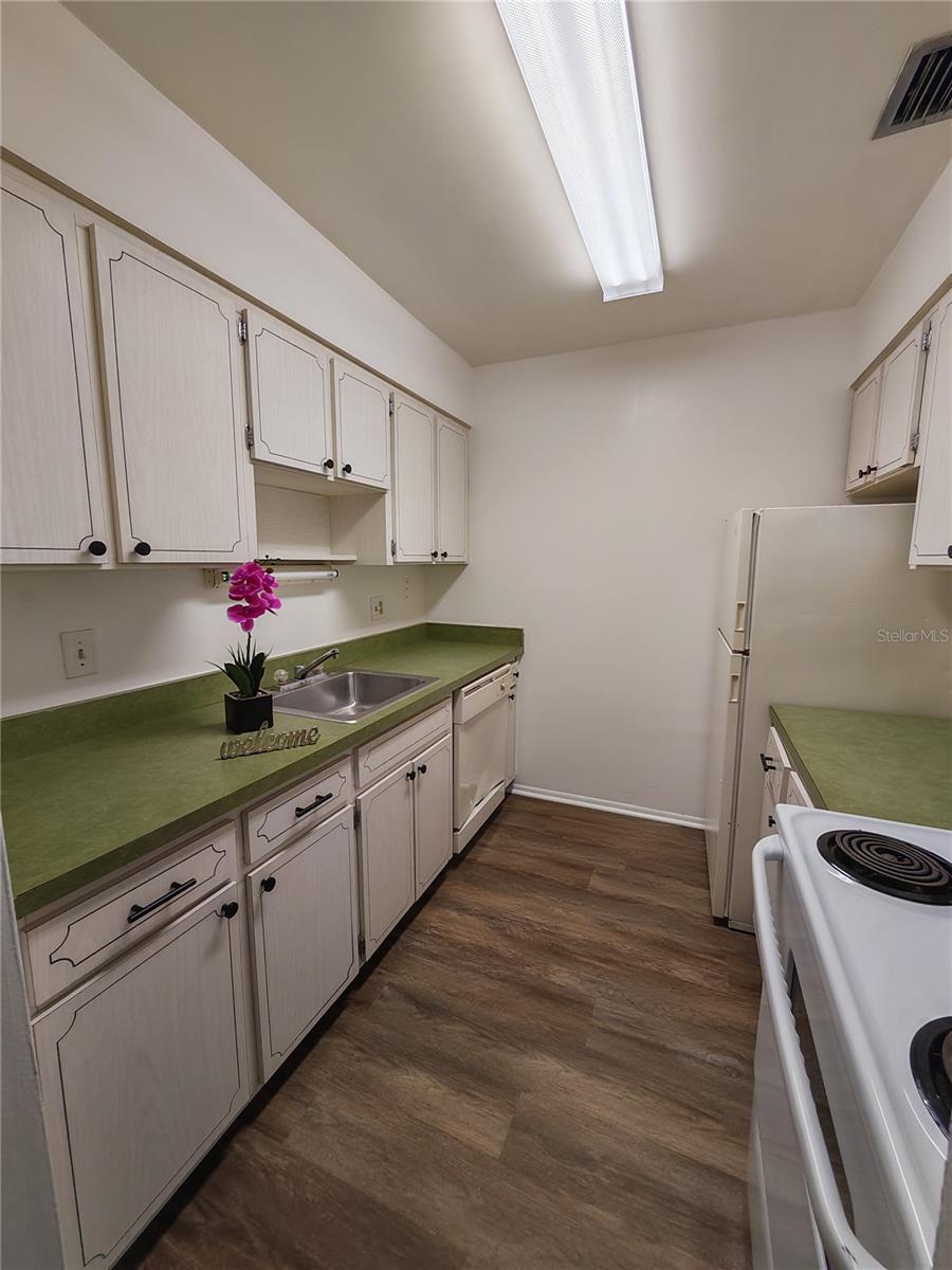 Image 6 of 19 For 4325 Aegean Drive 220b