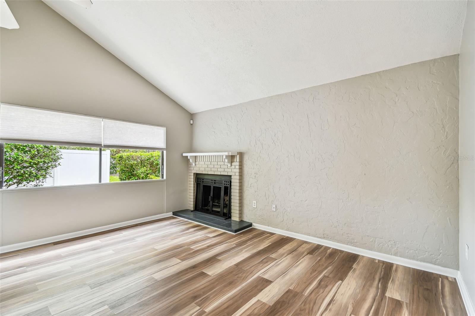 Image 3 of 21 For 13501 Palmwood Lane 0