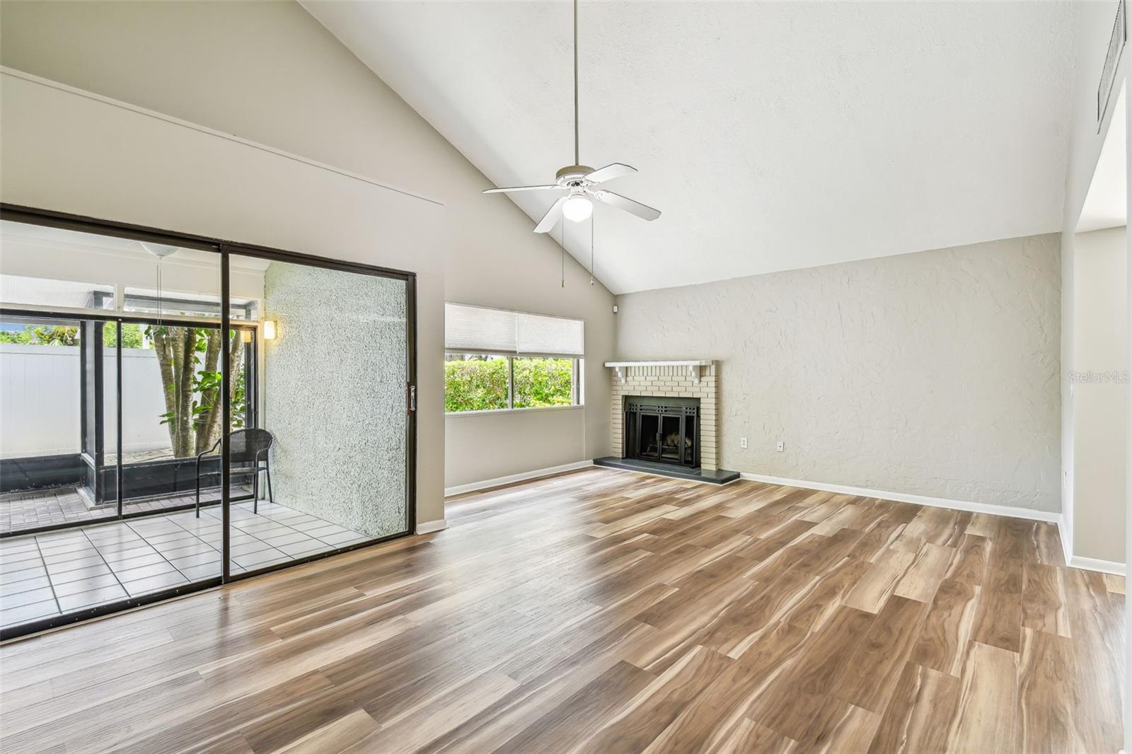 Image 4 of 21 For 13501 Palmwood Lane 0
