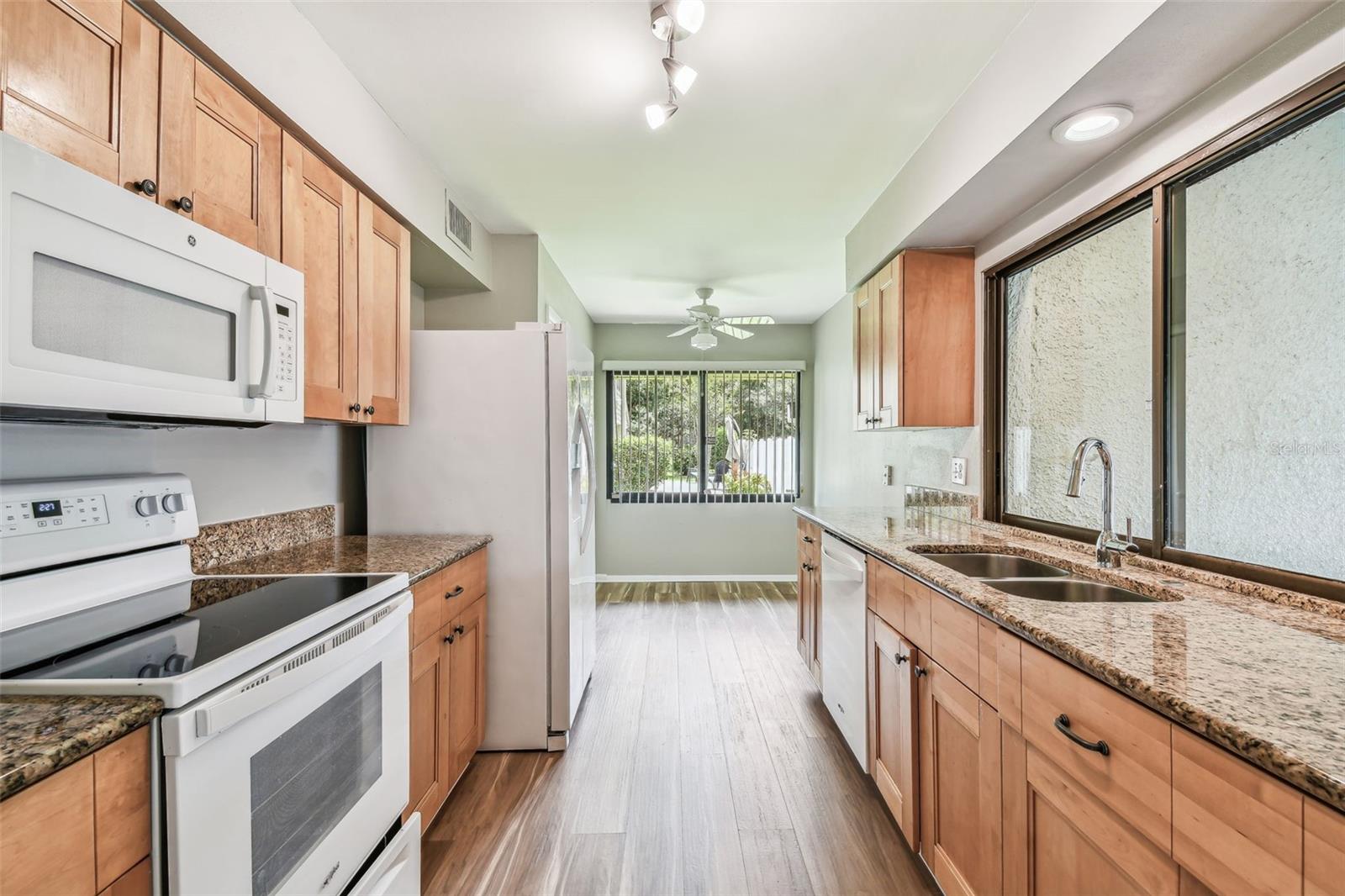 Image 6 of 21 For 13501 Palmwood Lane 0