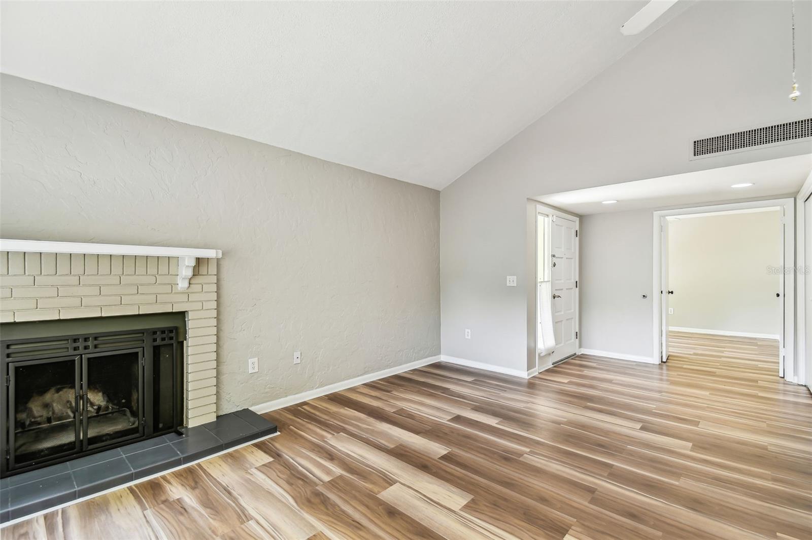Image 8 of 21 For 13501 Palmwood Lane 0