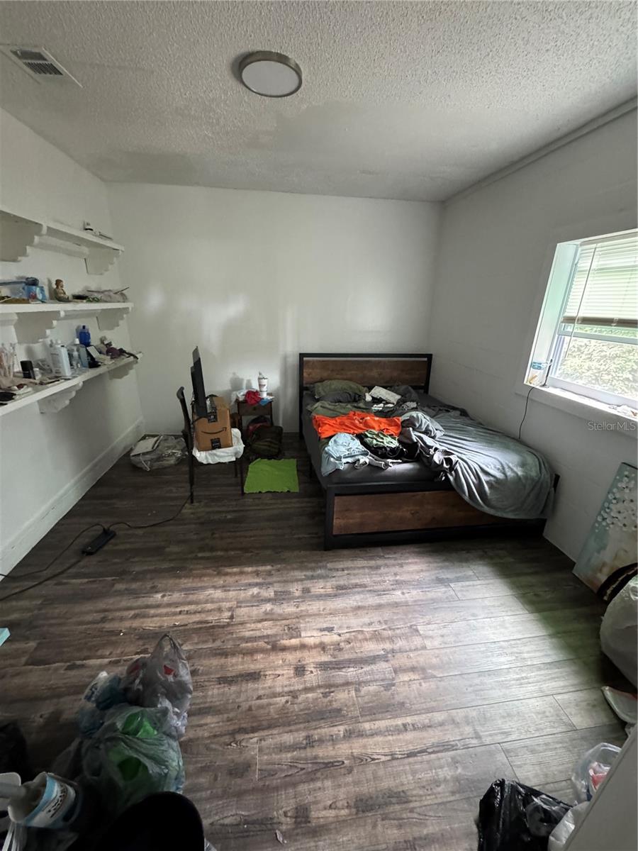 Listing photo id 4 for 201 Lentz Road
