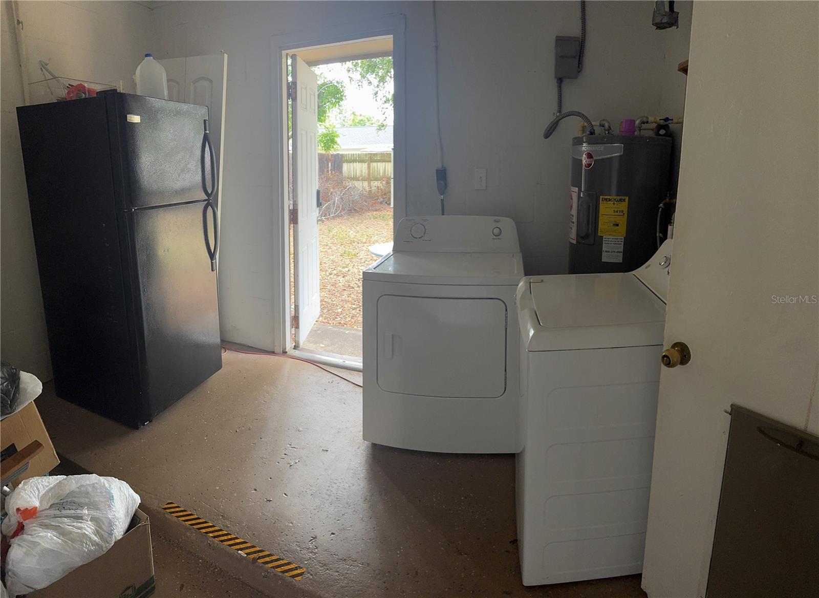 Listing photo id 5 for 201 Lentz Road