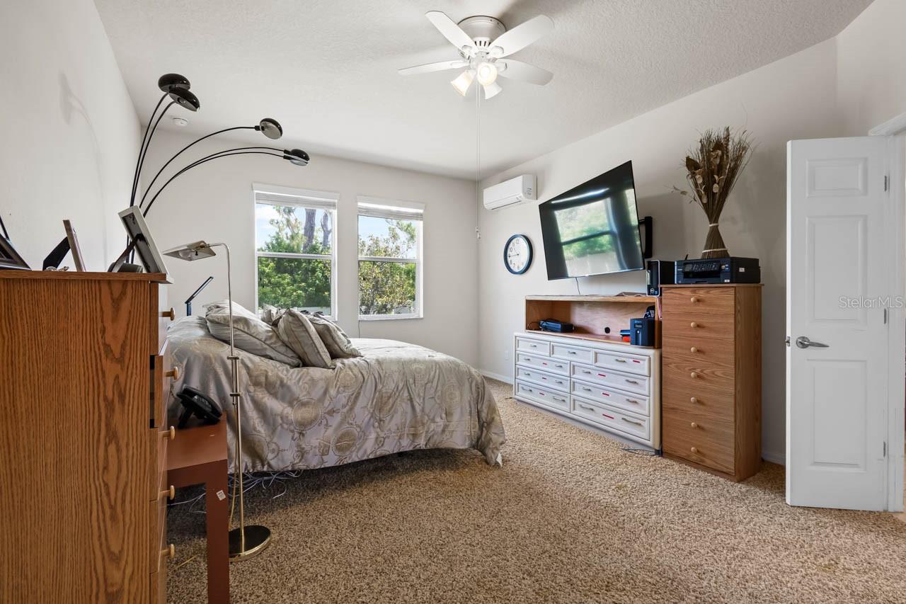 Image 15 of 33 For 1517 Yale Castle Court