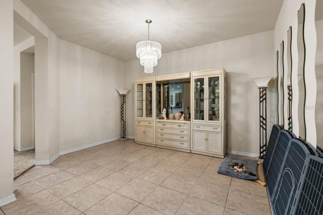 Image 19 of 33 For 1517 Yale Castle Court