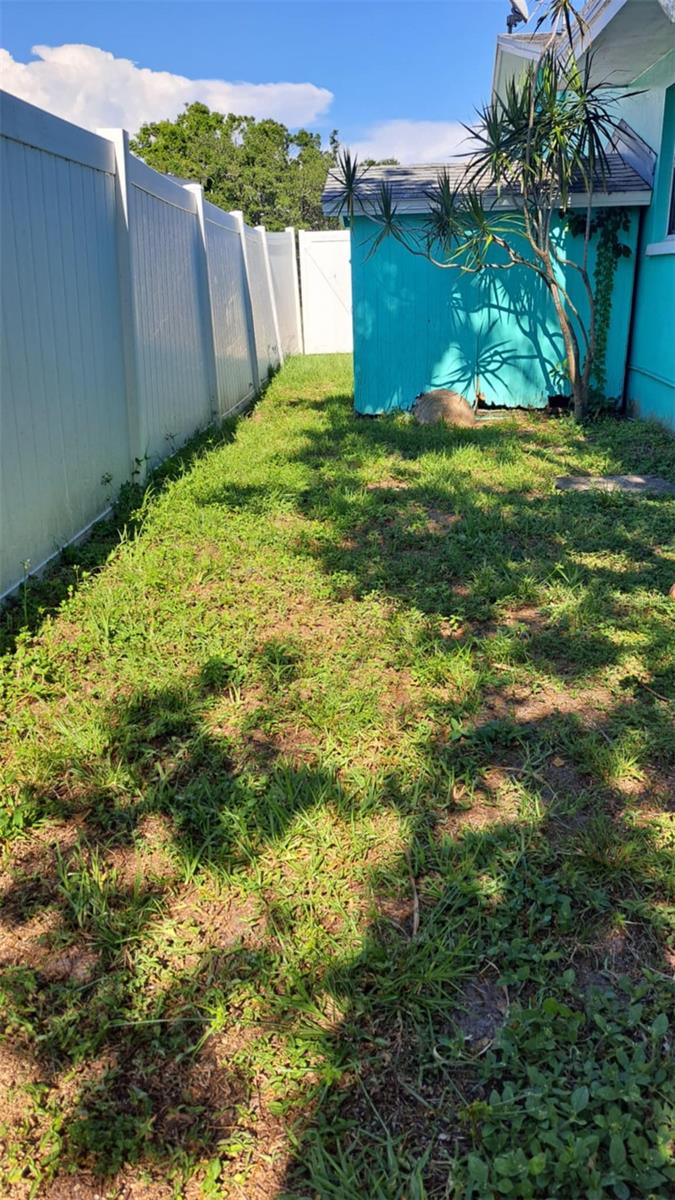 Image 31 of 35 For 12176 Croft Drive