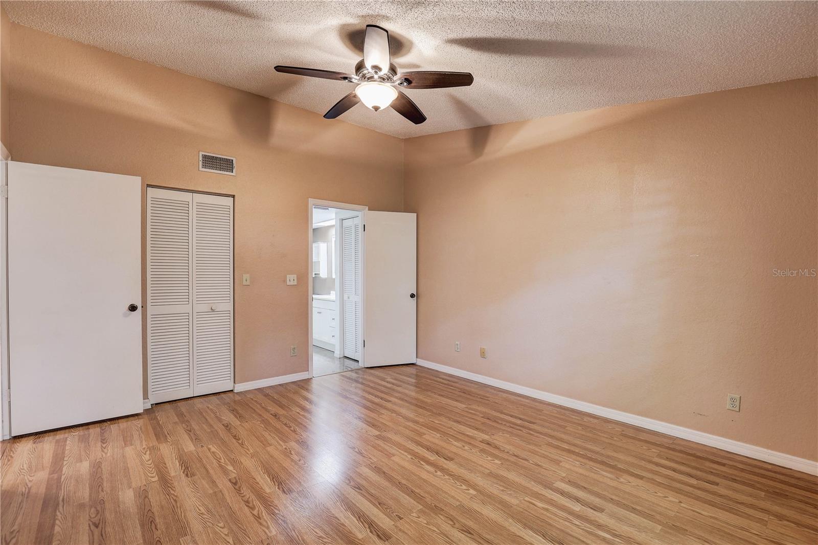 Image 15 of 37 For 11800 Park Boulevard 208