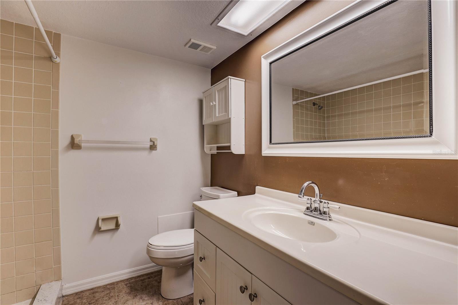 Image 17 of 37 For 11800 Park Boulevard 208