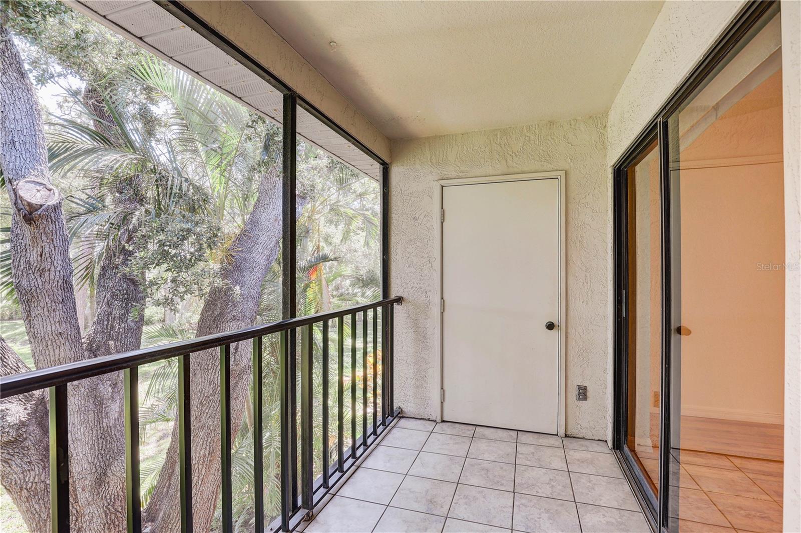 Image 27 of 37 For 11800 Park Boulevard 208