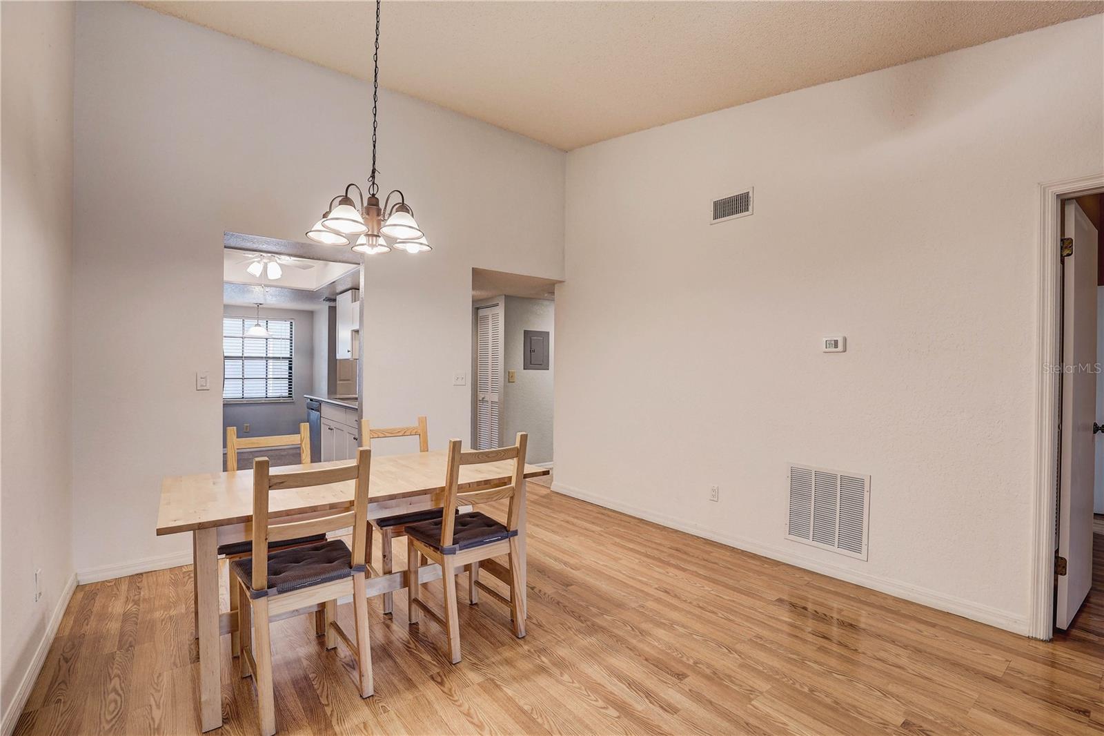 Image 9 of 37 For 11800 Park Boulevard 208