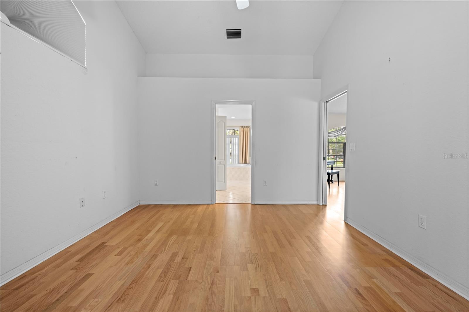 Image 16 of 63 For 206 Forest Wood Court
