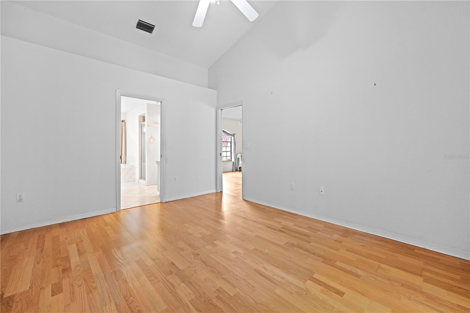 Image 17 of 63 For 206 Forest Wood Court