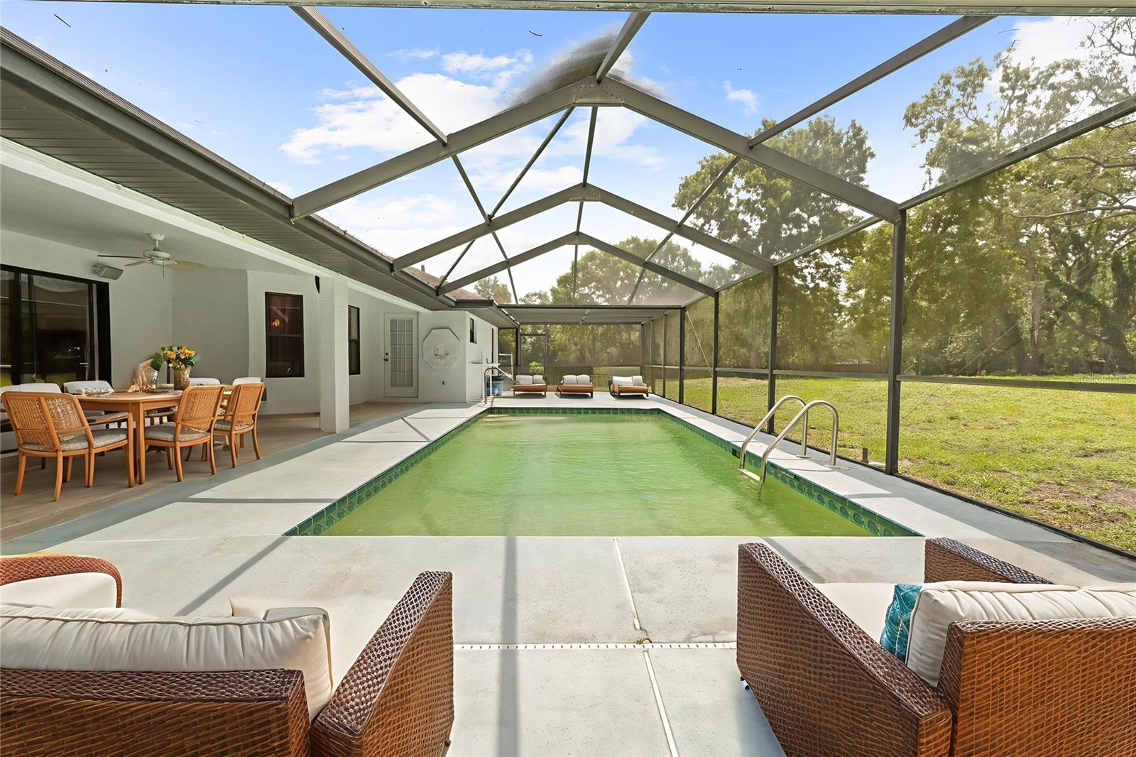 Image 28 of 63 For 206 Forest Wood Court