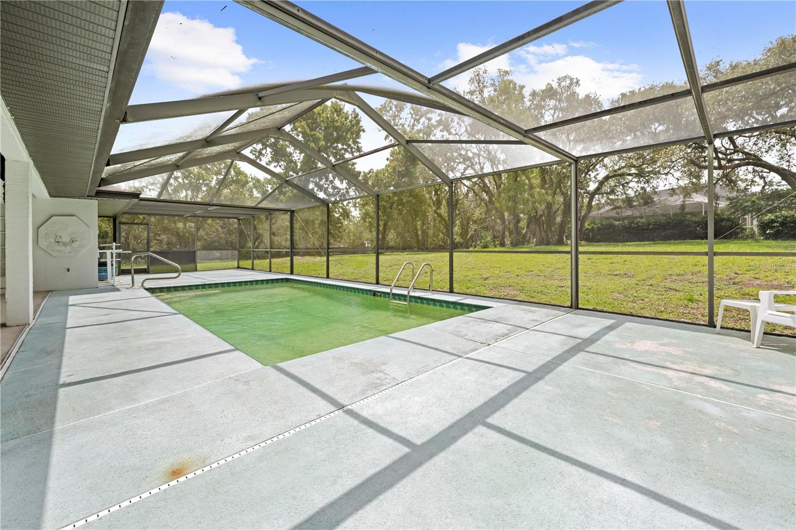 Image 30 of 63 For 206 Forest Wood Court