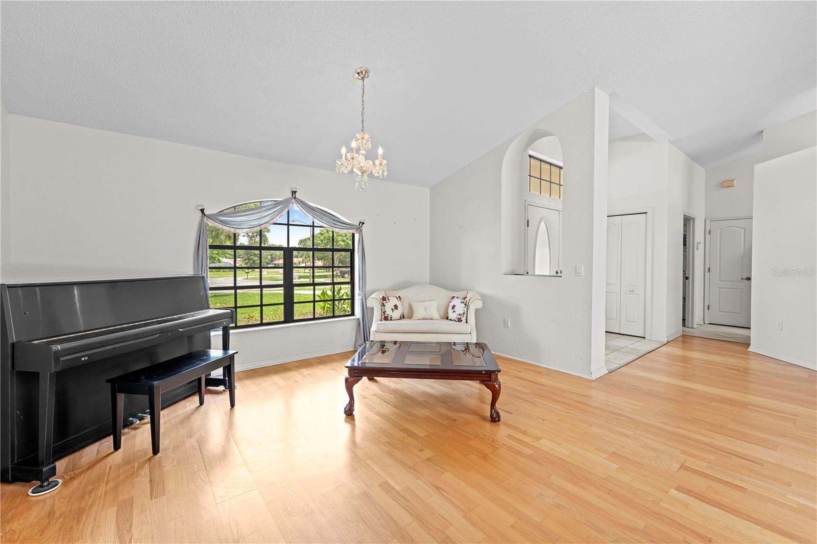 Image 36 of 63 For 206 Forest Wood Court