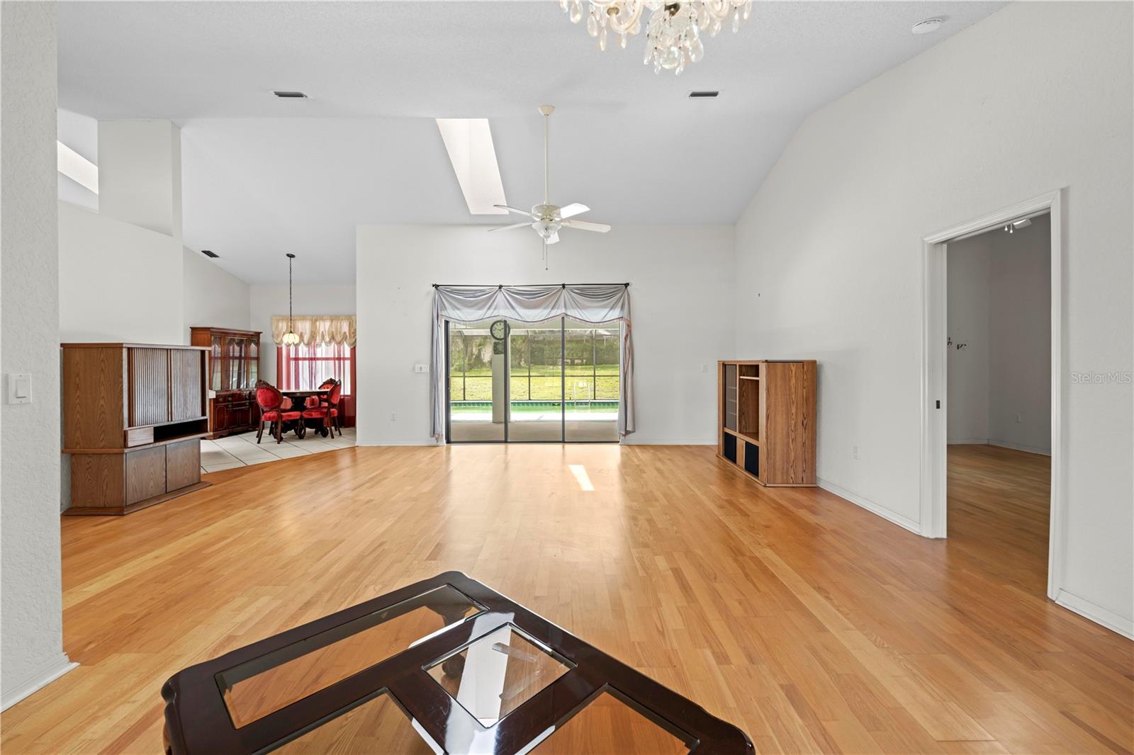 Image 38 of 63 For 206 Forest Wood Court