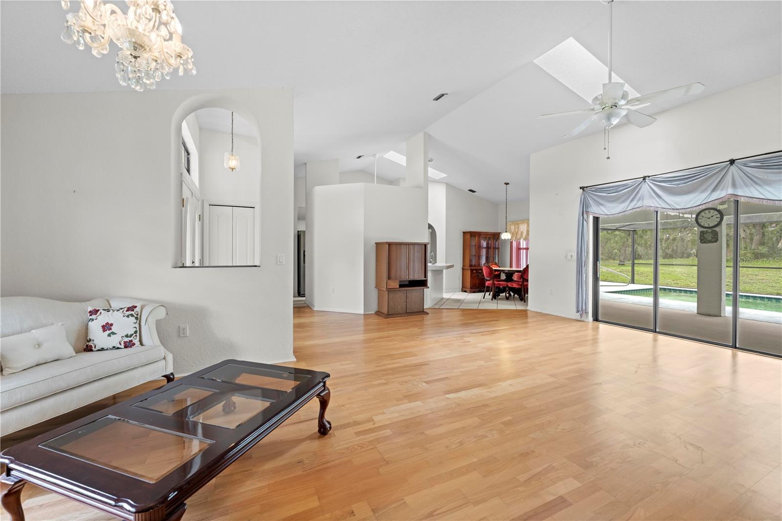 Image 39 of 63 For 206 Forest Wood Court