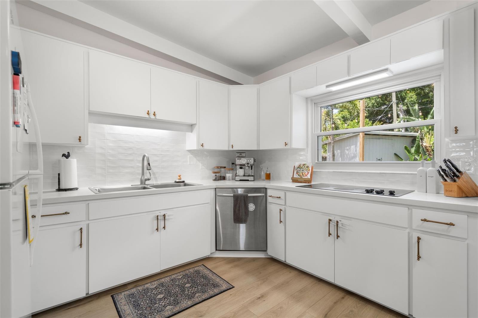 Image 11 of 35 For 6618 12th Street N