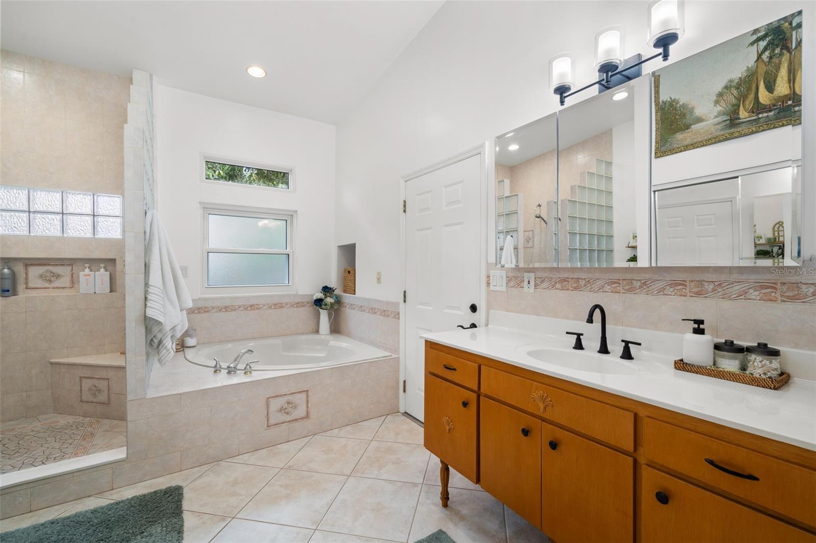 Image 18 of 35 For 6618 12th Street N