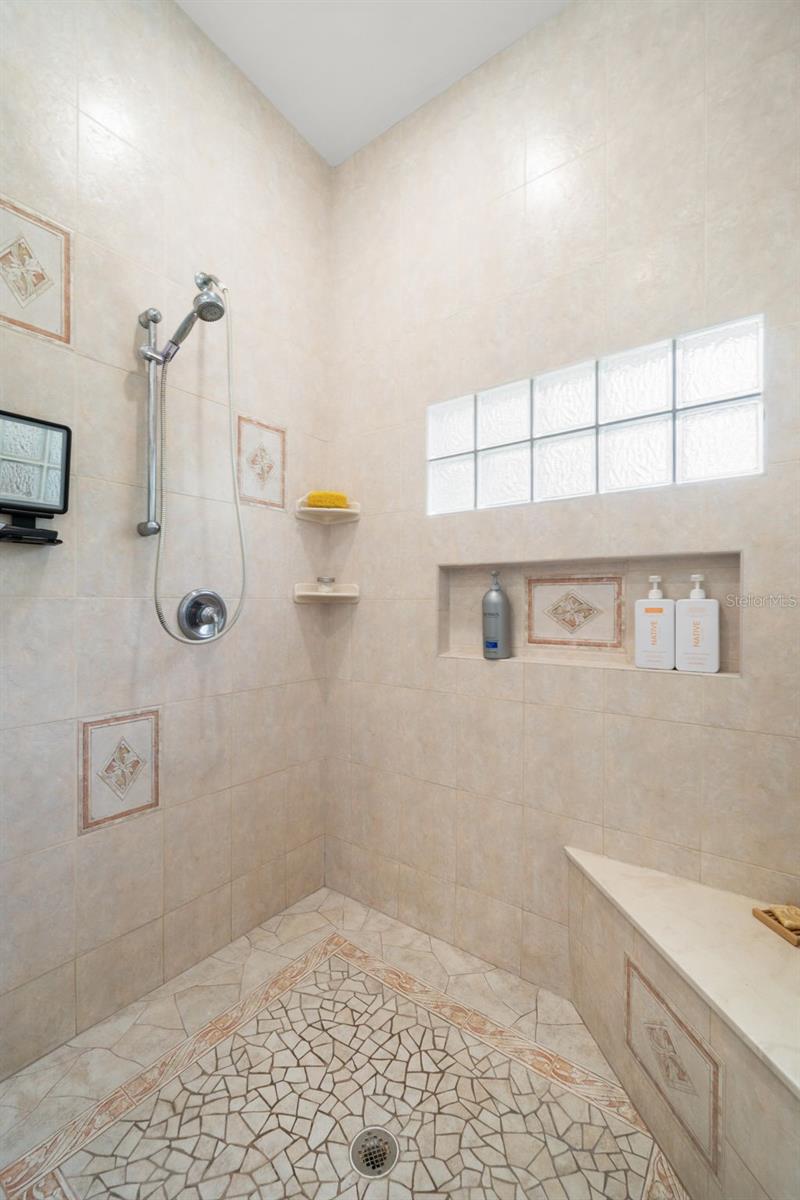 Image 20 of 35 For 6618 12th Street N