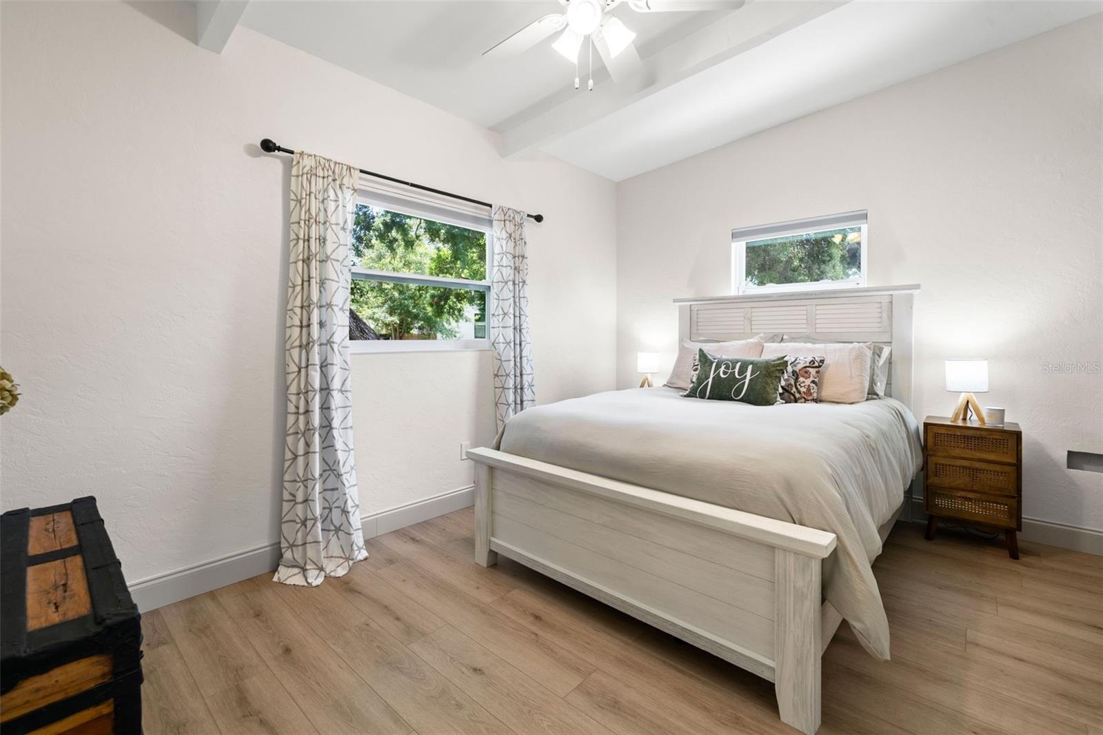 Image 21 of 35 For 6618 12th Street N