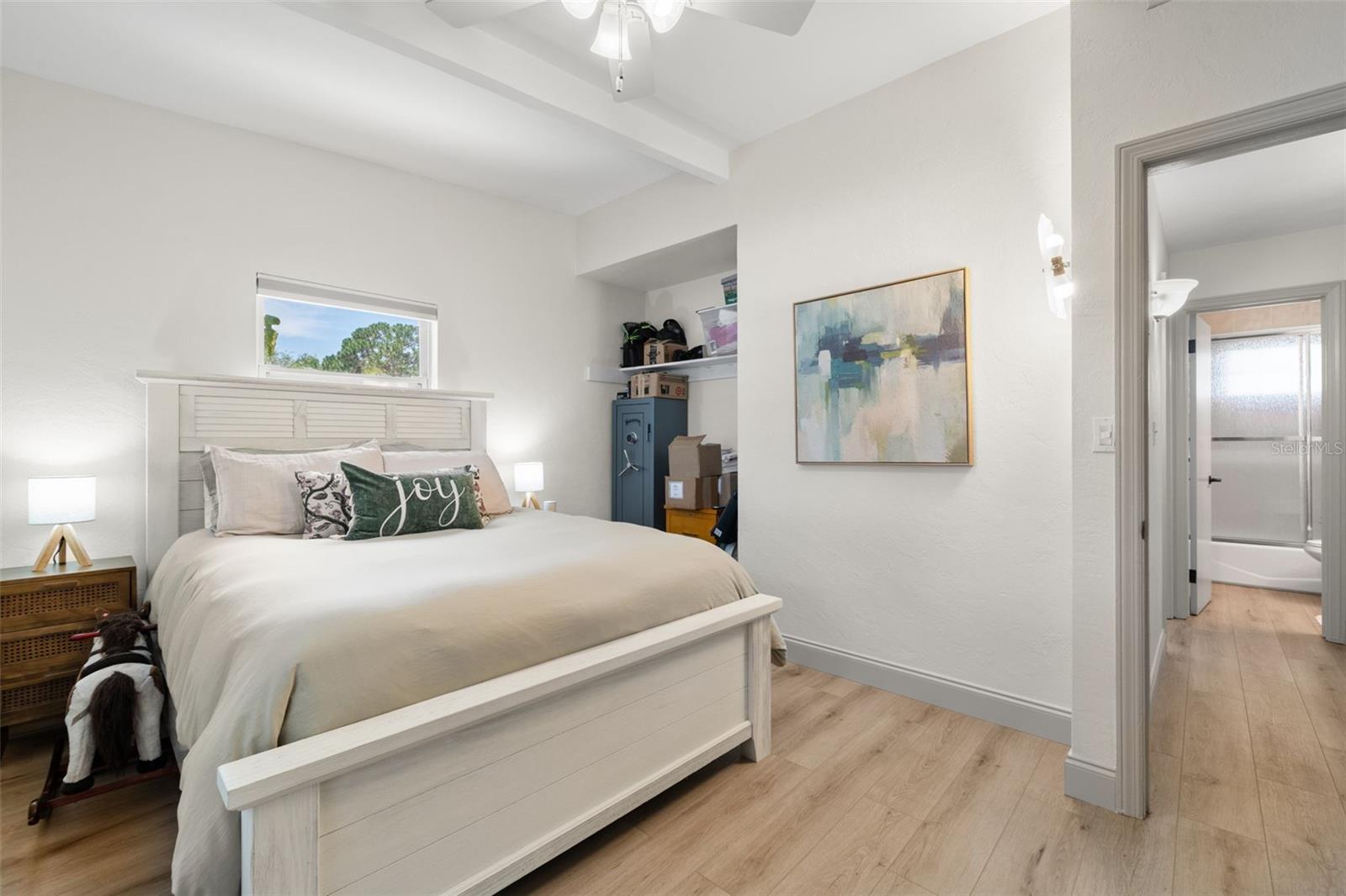 Image 22 of 35 For 6618 12th Street N