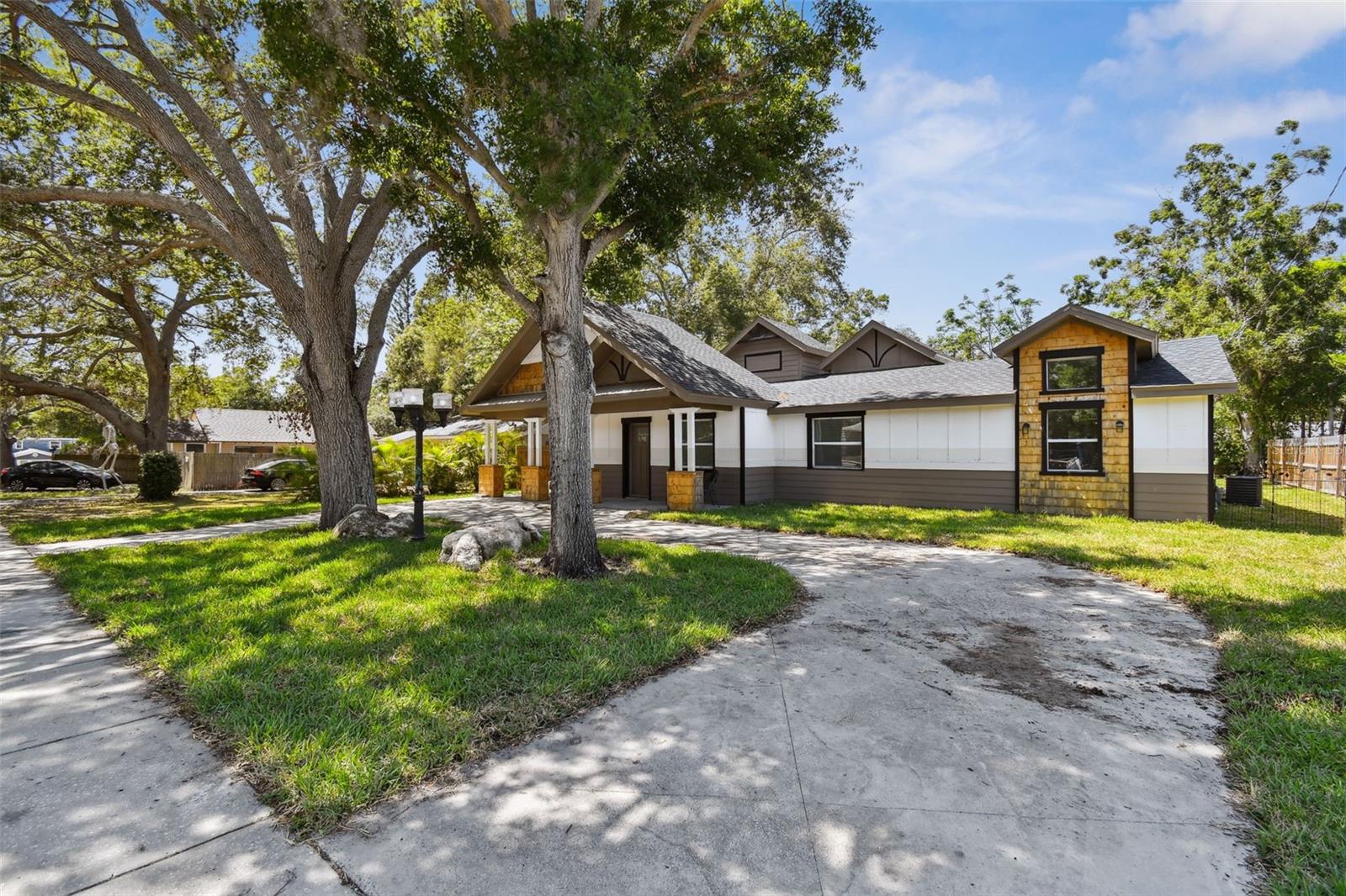 Image 12 of 96 For 816 9th Avenue Sw