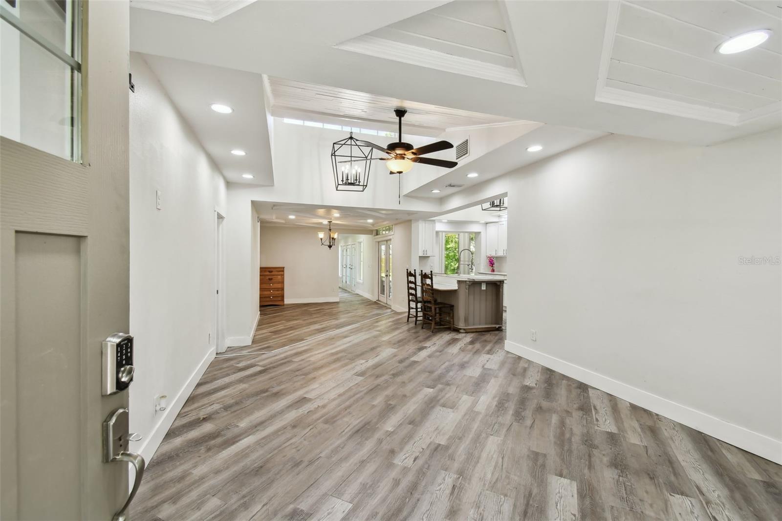 Image 15 of 96 For 816 9th Avenue Sw