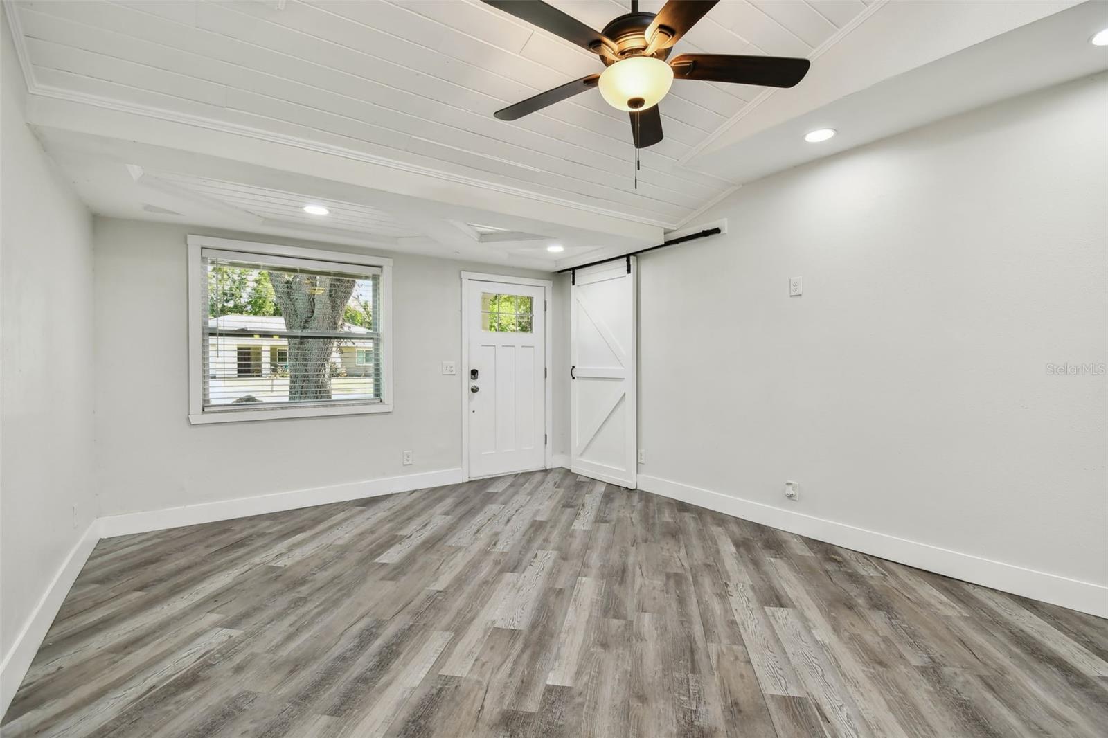 Image 17 of 96 For 816 9th Avenue Sw