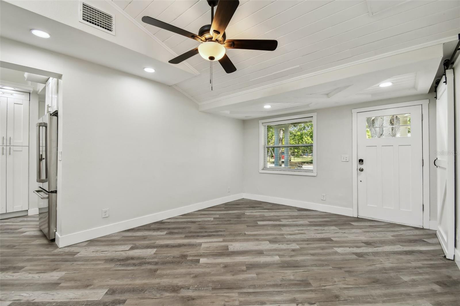 Image 18 of 96 For 816 9th Avenue Sw