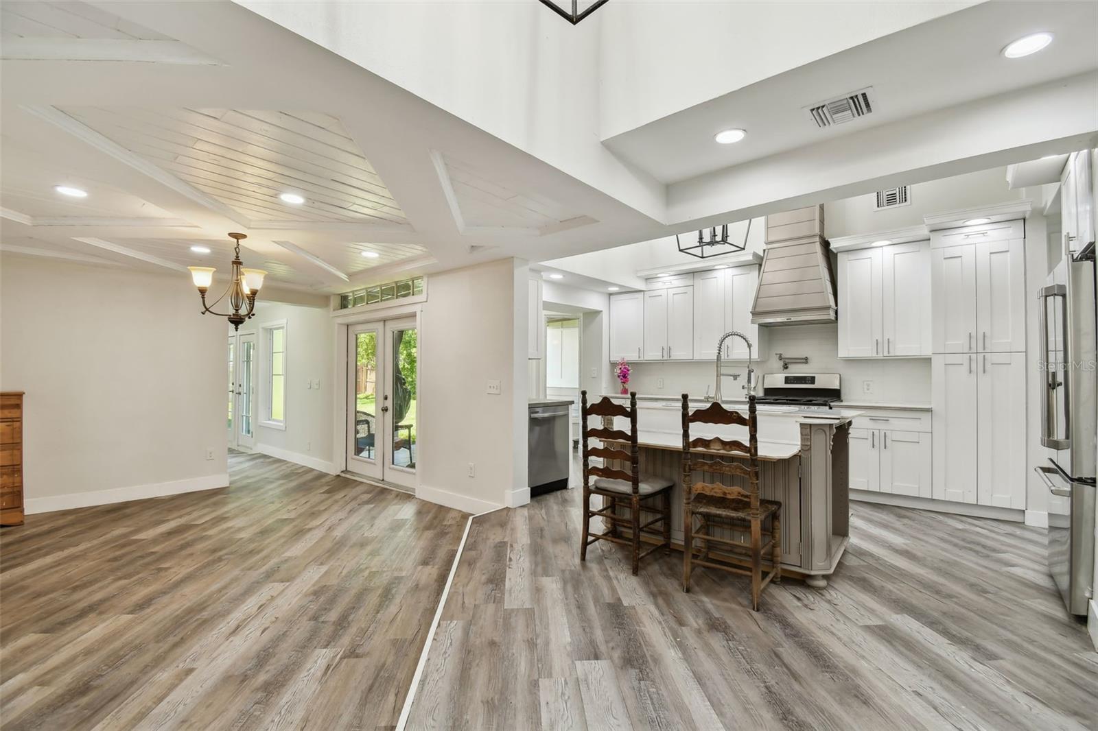 Image 3 of 96 For 816 9th Avenue Sw