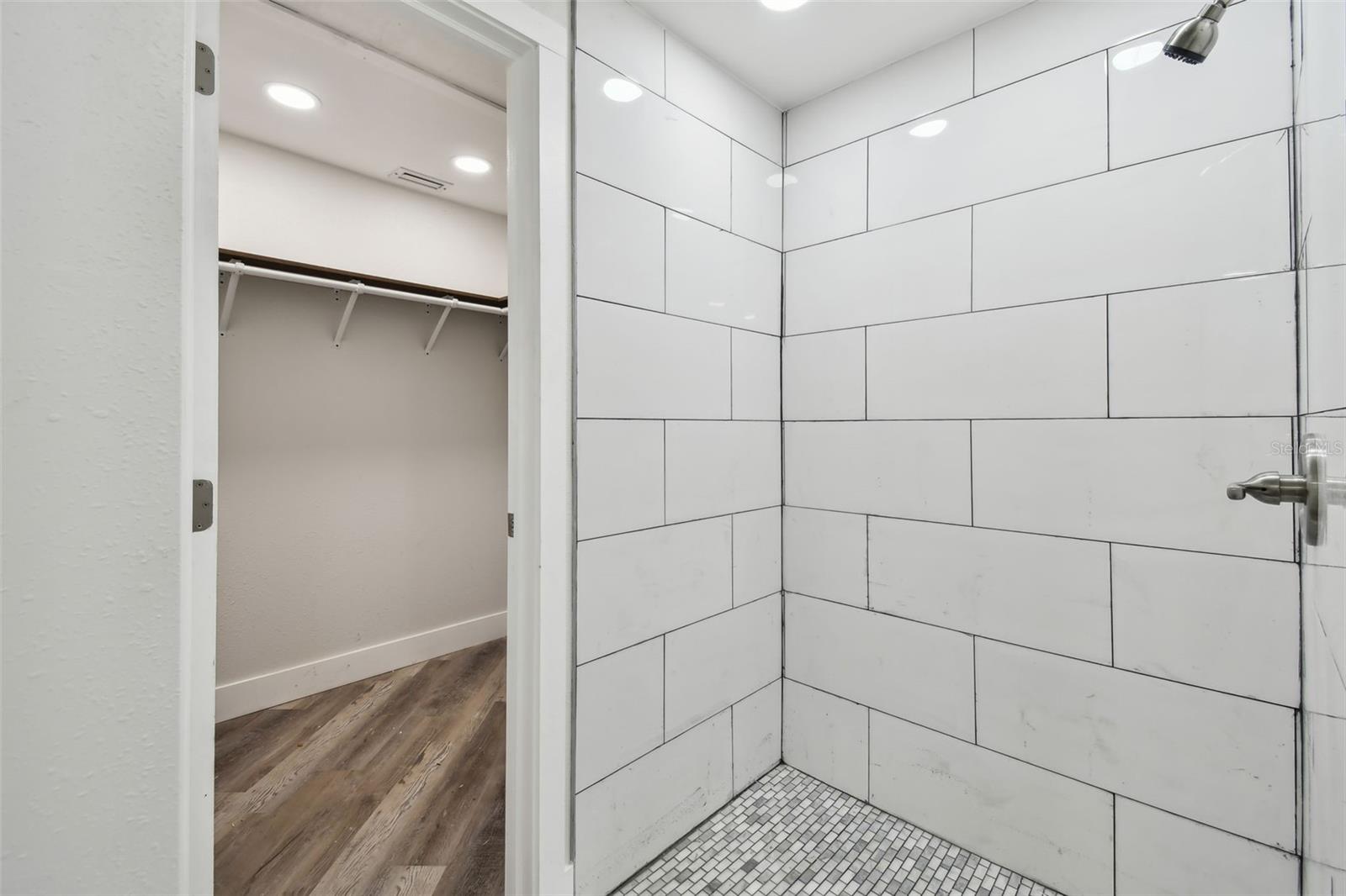 Image 65 of 96 For 816 9th Avenue Sw