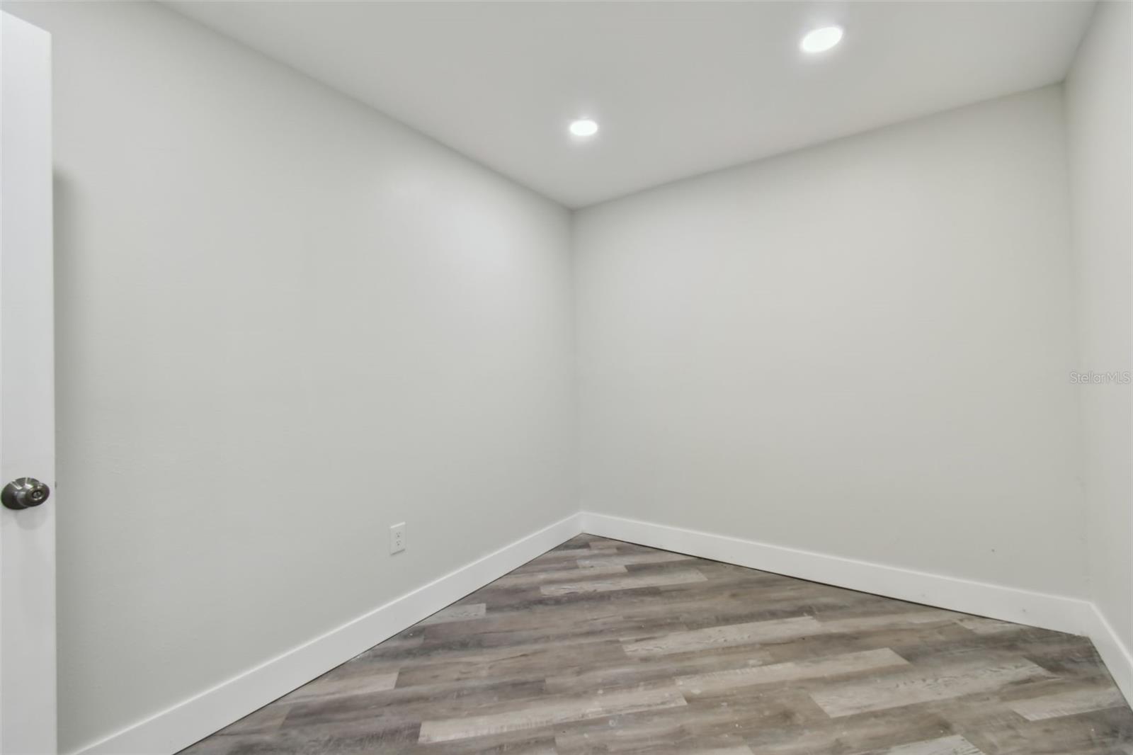 Image 72 of 96 For 816 9th Avenue Sw
